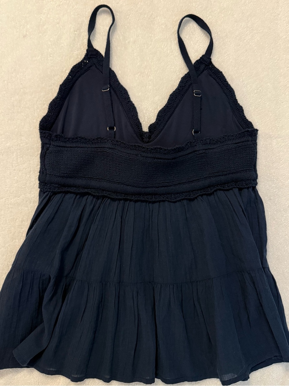 2 Hollister Layered Knit & Polyester Tanks, Navy and Cream  Bundle Size M - Picture 4 of 6